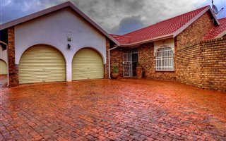 3 Bedroom Townhouse in Birchleigh North