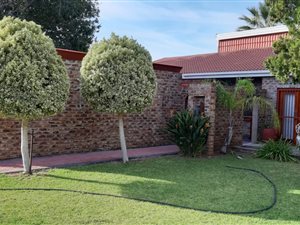 3 Bed House in Graaff Reinet