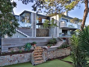 5 Bed House in Mill Park