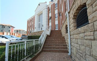 369 m² Office Space in Fourways