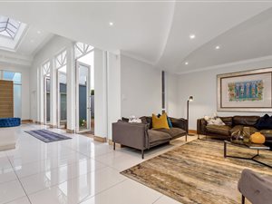 3 Bed Cluster in Dunkeld West