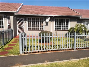 2 Bedroom Simplex in Roodepoort West