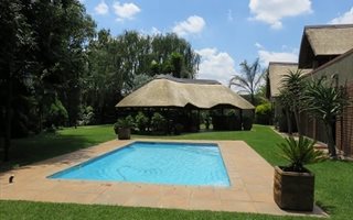 4 Bedroom House in Knopjeslaagte