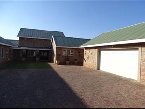 6 Bed House in Baillie Park