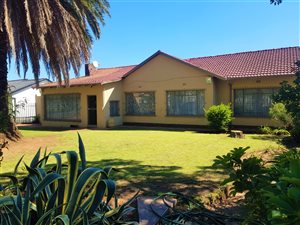 4 Bed House in Elspark