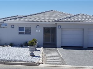 2 Bedroom House in Yzerfontein