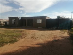 2 Bed House in Lourierpark