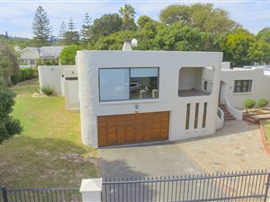 4 Bedroom House in Loevenstein