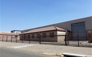 1360 m² Industrial space in Denlee