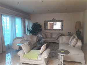 7 Bed House in Mondeor