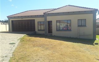 3 Bedroom Townhouse in Jackaroo Park