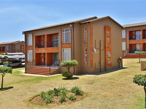2 Bedroom Townhouse in Honeydew