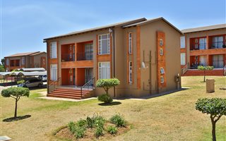 2 Bedroom Townhouse in Honeydew