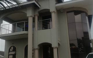 6 Bedroom House in Merebank