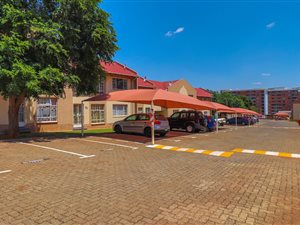 1 Bed Apartment in Die Hoewes