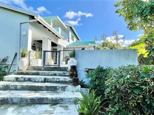 4 Bed House in Port Edward