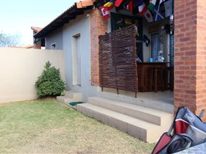 3 Bedroom Duet in Rayton
