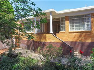 4 Bed House in Kensington