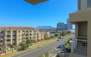 2 Bedroom Apartment in Bloubergrant