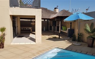 3 Bedroom Townhouse in Ruimsig