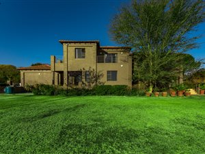 4.3 ha Farm in Muldersdrift