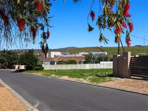 703 m² Land available in De Bron