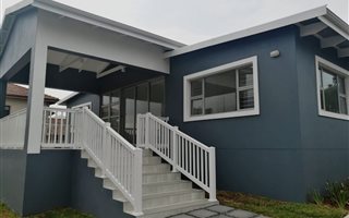 3 Bedroom House in Sheffield Beach