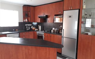 2 Bedroom Townhouse in Noordheuwel