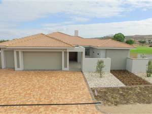 4 Bed House in Langebaan Country Estate