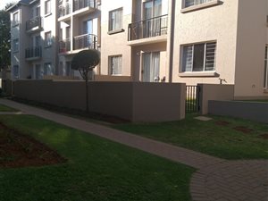 1 Bed Apartment in Klippoortje