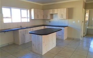 3 Bedroom Duet in Stilbaai