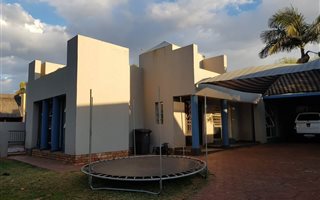 3 Bedroom House in Doornpoort and surrounds