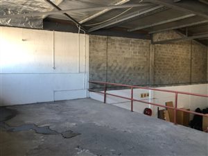 450 m² Commercial space in Retreat