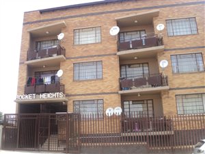 2 Bed Apartment in Troyeville