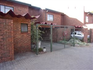 3 Bed Apartment in Florauna