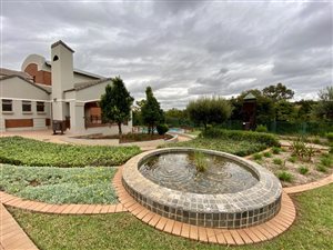 990 m² Land available in Rietvlei Heights Country Estate