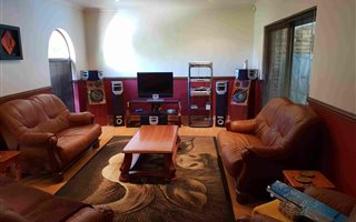 5 Bedroom House in Bellwater Park