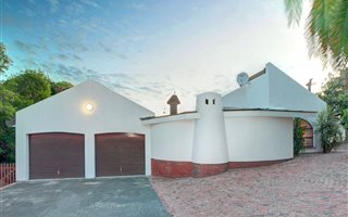 4 Bedroom House in Hoheizen