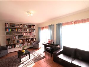 3 Bed Townhouse in Roodepoort Central