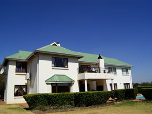 4 Bed House in Mooikloof Equestrian Estate