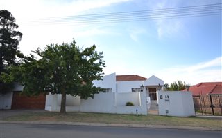 3 Bedroom House in Glenanda