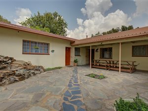 8565 m² Farm in President Park
