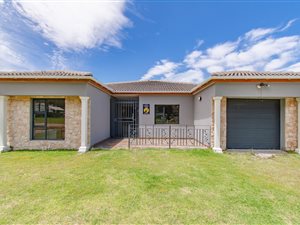 5 Bed House in Bettys Bay
