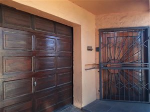 5 Bed House in Protea North