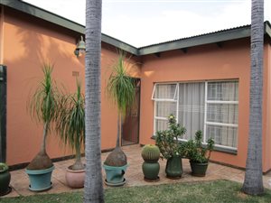 4 Bed House in Tileba