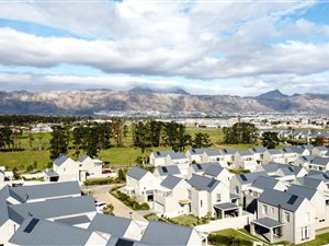 320 m² Land available in Somerset Lakes