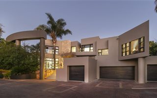 550 m² Commercial space in Bedfordview