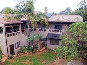 4 Bed House in Quellerina