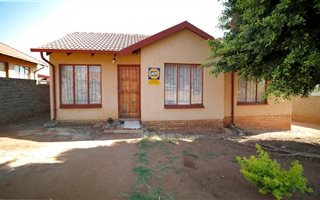 2 Bedroom House in Rustenburg North