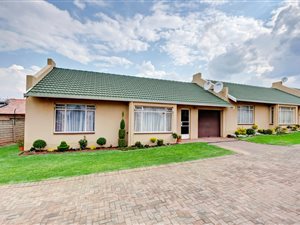 2 Bed Simplex in Grobler Park